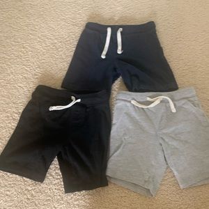 Boys 4T jersey knit jogger shorts. 3 pack